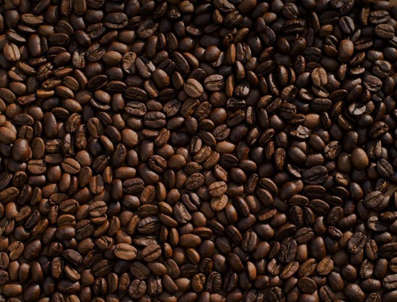 Granos de café tostado.